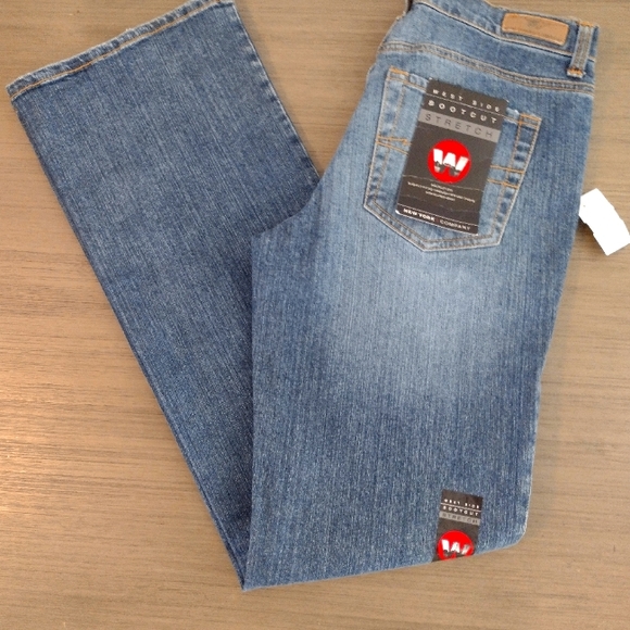 NWT NEW YORK & COMPANY.. WESTSIDE BOOT CUT STRETCH JEANS SIZE 4 AVERAGE - Picture 10 of 12